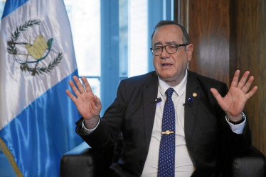 El presidente de Guatemala, Alejandro Giammattei, invitó a Petro a resolver las diferencias por medio de la diplomacia.