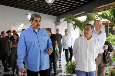 Nicolás Maduro recibió por tercera ocasión en Caracas a Gustavo Petro.