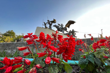 Salvia Roja ubicada en los jardines del Monumento a los Colonizadores, en Chipre.