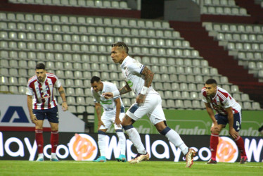 Dayro Moreno, el goleador, abrió el marcador con un cobro desde el punto penalti al minuto 11. Su compañero Fáiner Torijano selló el encuentro 