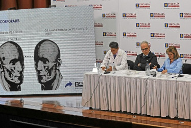 En rueda de prensa, la Fiscalía expuso las pruebas del suicidio del coronel Dávila.