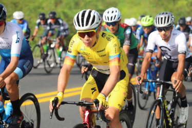 Miguel Ángel López, del Team Medellín, líder absoluto de la Vuelta. Hoy llega a Manizales, a Chipre.