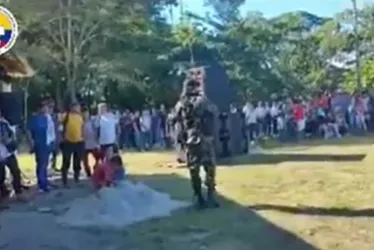 Mindefensa regaña a militares por video de disidentes de Farc inaugurando obra en Tibú