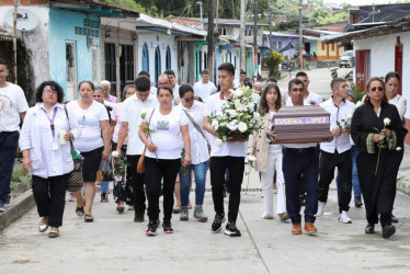 Tras una labor de acompañamiento psicosocial a las víctimas, se realizó la inhumación de María Eugenia López Marín.