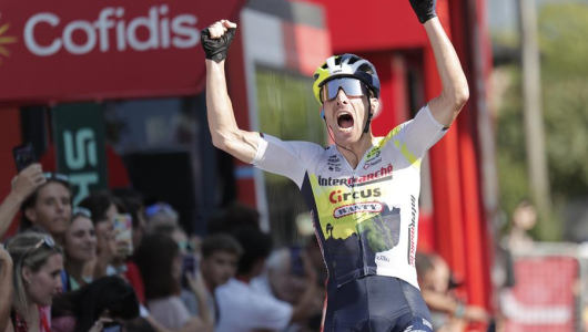 Rui Costa sorprende en Lekunberri y Kuss sigue líder de la Vuelta a España