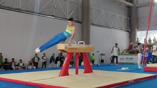 Gimnasta Santiago Gallo sueña con medalla en salto al caballete y caballo con arzones 