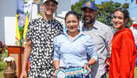 28 familias de la zona rural de Caldas recibieron vivienda nueva 