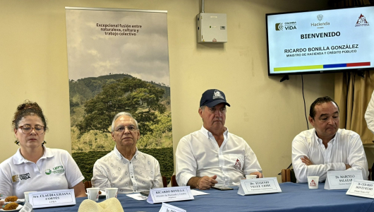 Ministro de Hacienda se reúne con cafeteros en Chinchiná (Caldas), ¿qué temas abordan?