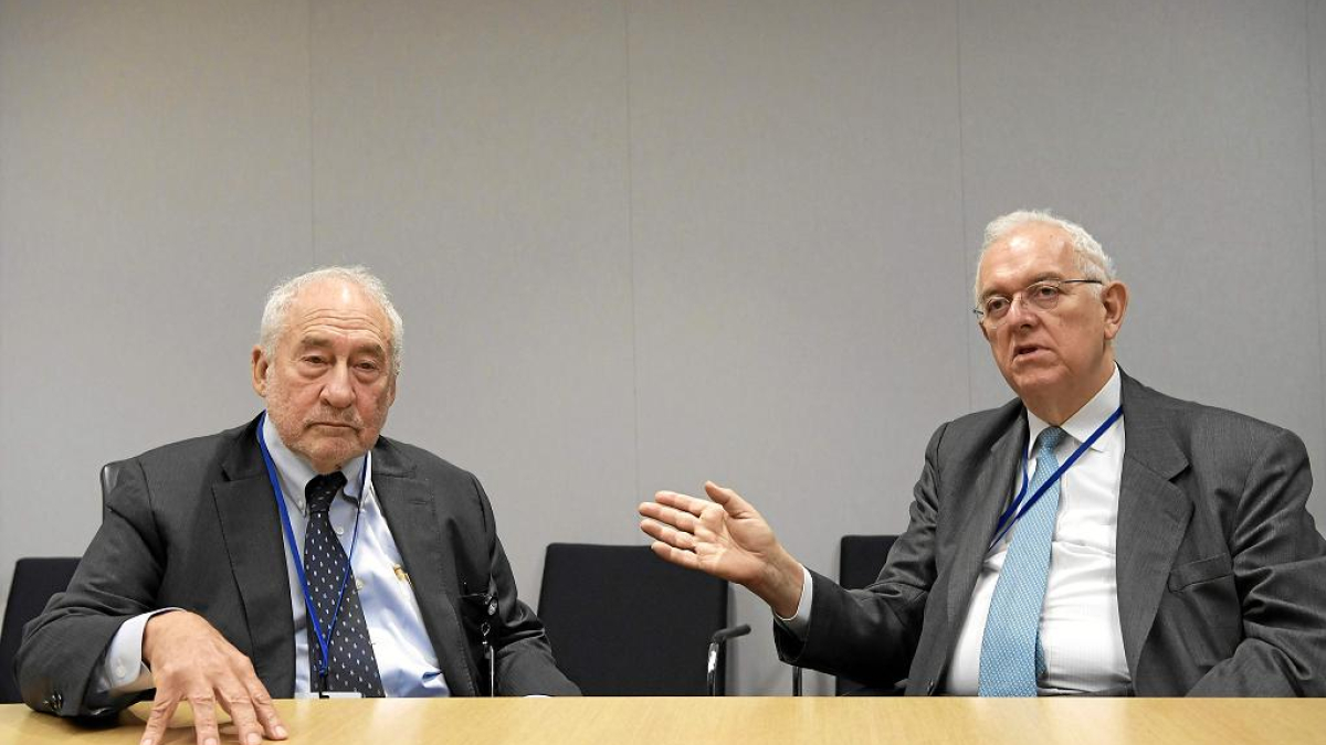 El Nobel de Economía y profesor de la Universidad de Columbia, Joseph Stiglitz, apoya la reforma fiscal que presentó el ministro de Hacienda de Colombia, José Antonio Ocampo.