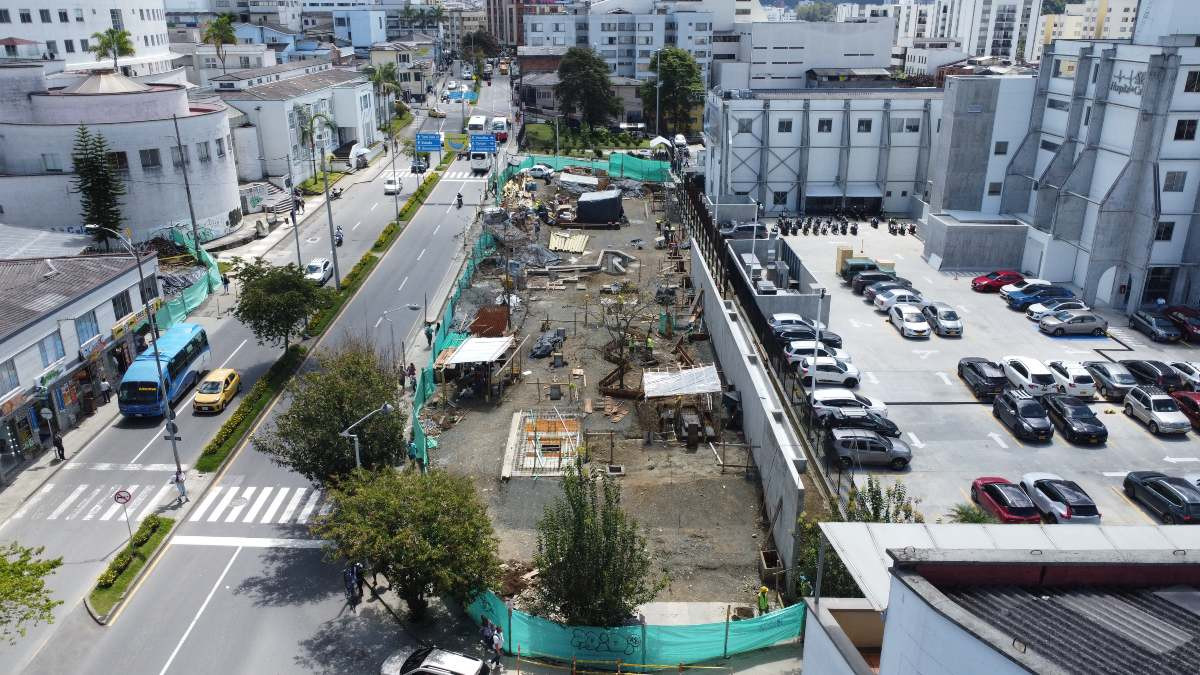 Foto| Freddy Arango | LAPATRIA  Los trabajos en el bulevar empezaron el 4 de octubre del 2021 y debieron entregarse el 21 de diciembre de ese mismo año. De acuerdo con el Observatorio de Obras Públicas de la Alcaldía el avance del bulevar es de solo el 22%. 