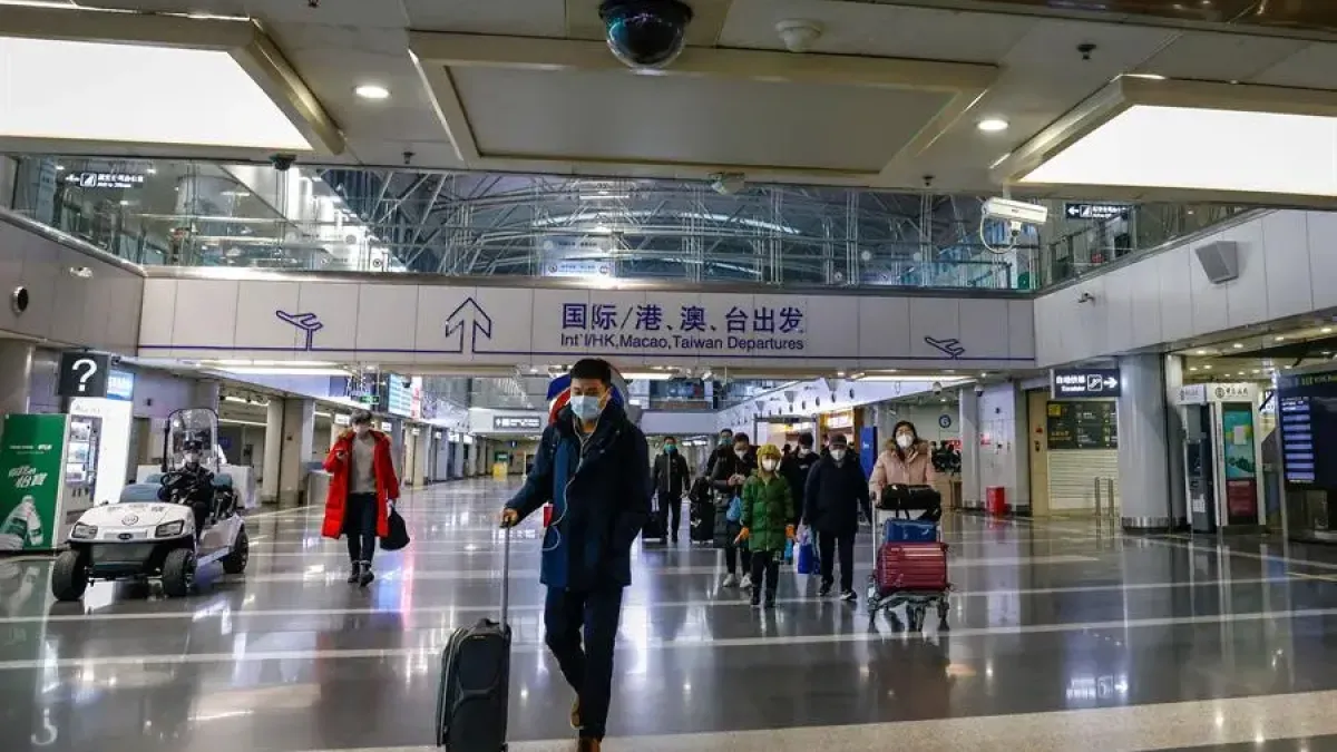 China reabre sus fronteras tras casi tres años de estricta cero covid-19