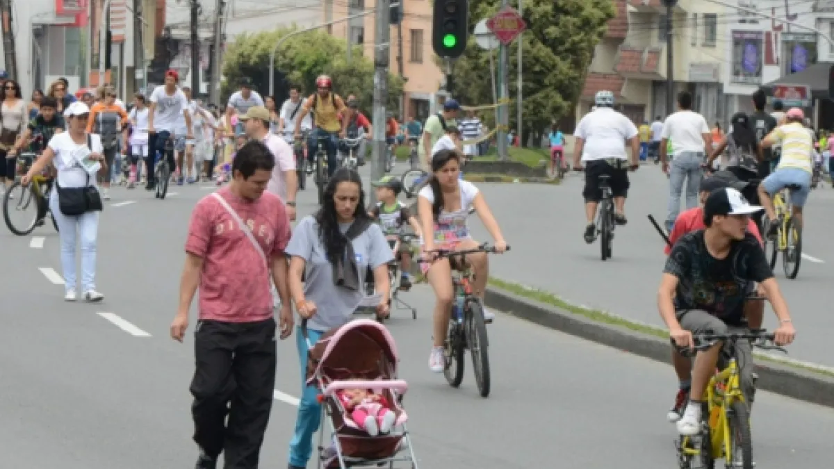 La Avenida Santander es el sitio tradicional de la ciclovía en Manizales.