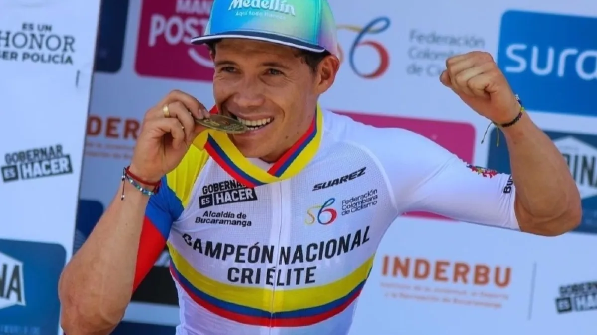 El boyacense Miguel Ángel López, medalla de oro en la contrarreloj del Campeonato Nacional de Ruta. 