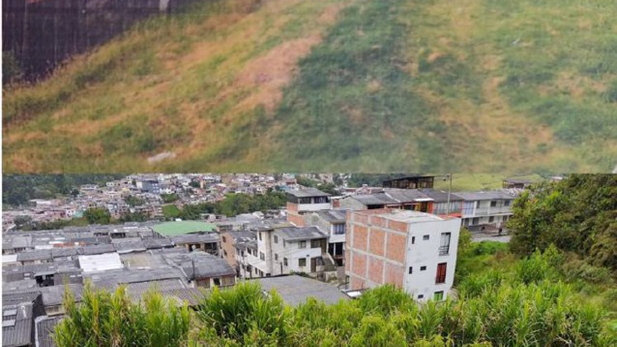 Foto | Cortesía | LA PATRIA  Comparativo del antes y el después de la ladera aledaña a las casas de La Sultana, que evidencia la falta de mantenimiento. 