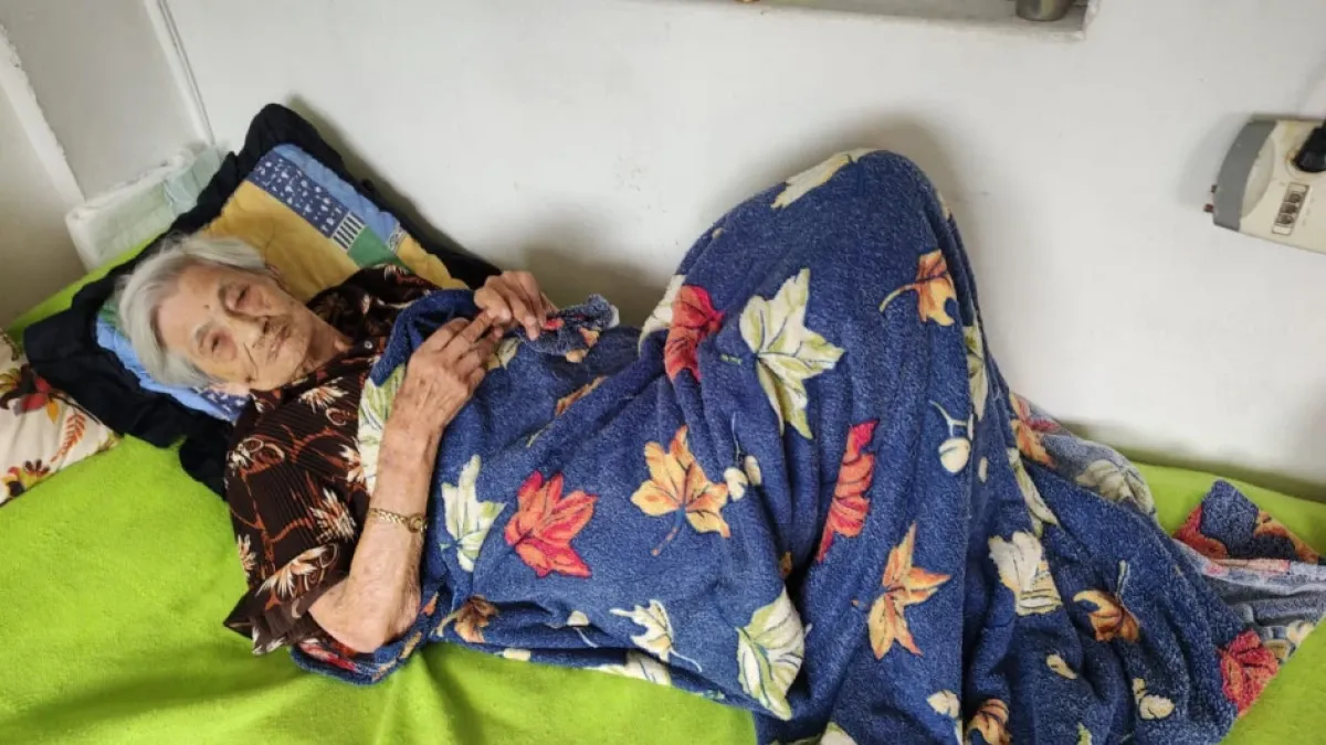 Elvia Marín lleva 30 años sin salir de su casa, tiene 98 y la obligan a pagar una multa que no debe, además ordenan el embargo de lo que tenga.