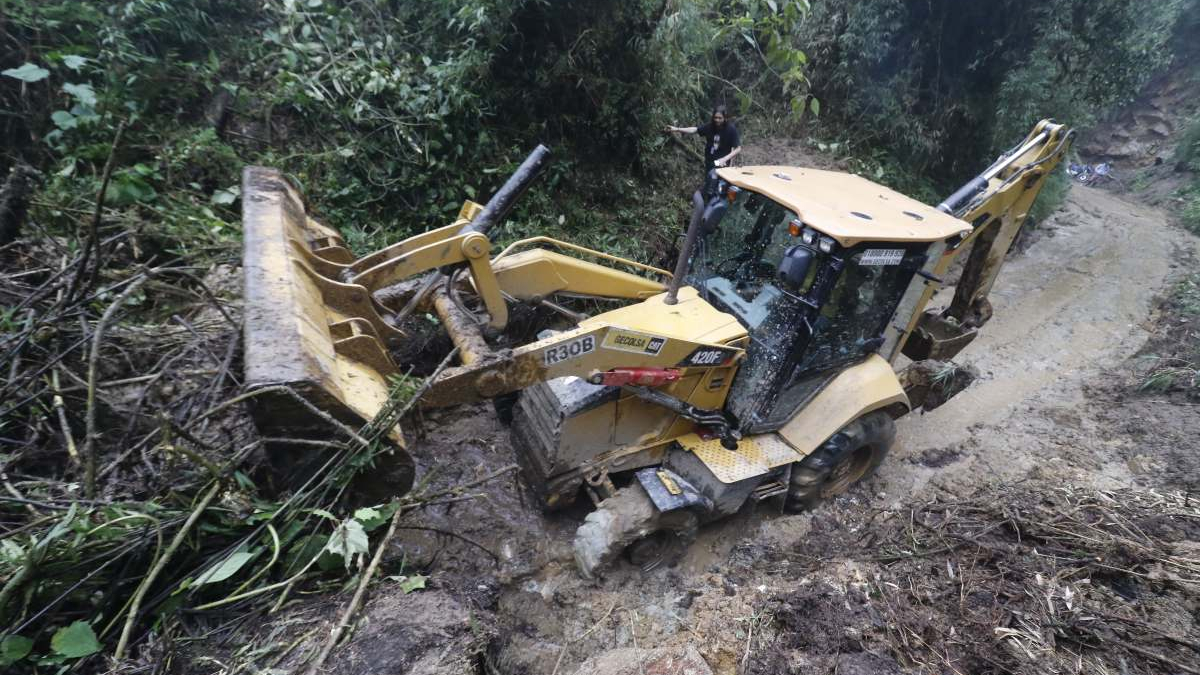 Fotos | Darío Augusto Cardona | LA PATRIA  Así luce el deslizamiento en el la vía La Gruta, en el sector de los termales. 