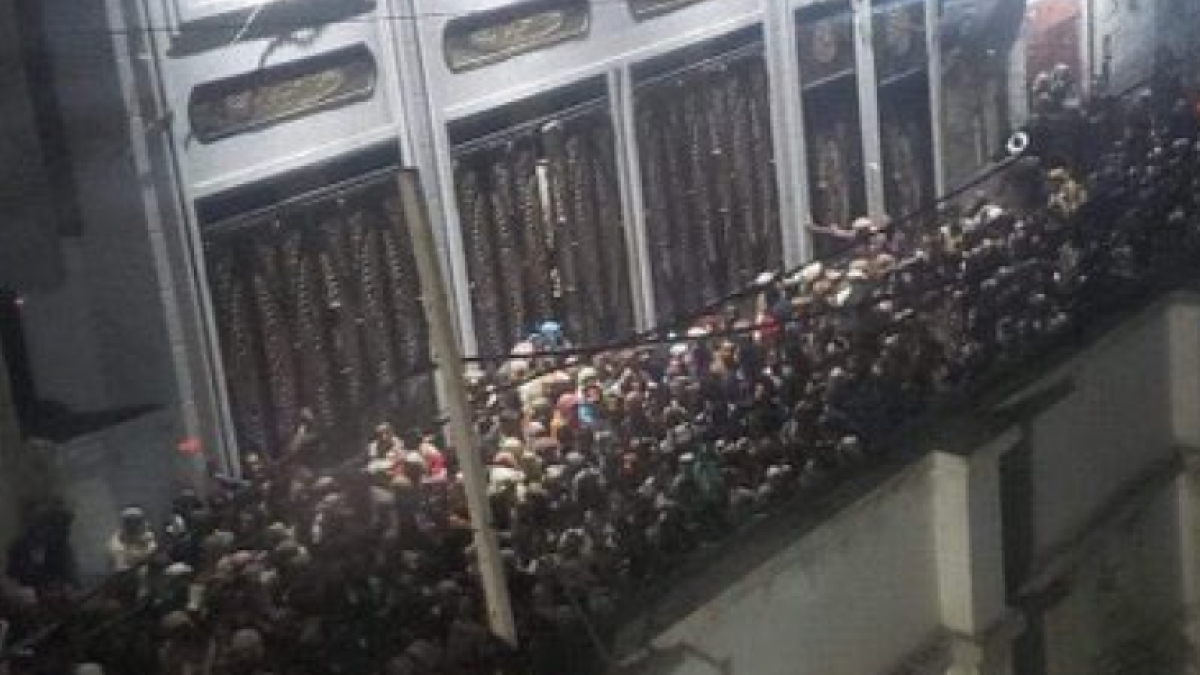 Esta imagen fue difundida en redes sociales sobre lo ocurrido hoy en Saná (Yemen).