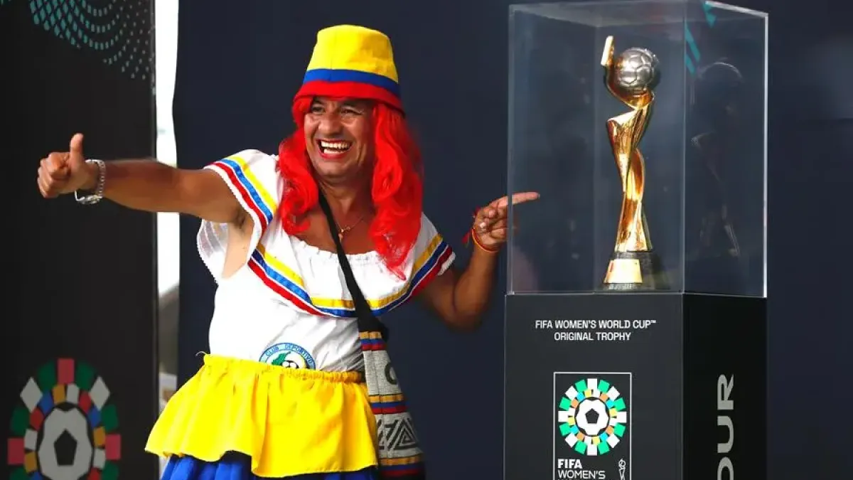 Cali recibe con una fiesta y mucha emoción el trofeo del Mundial Femenino