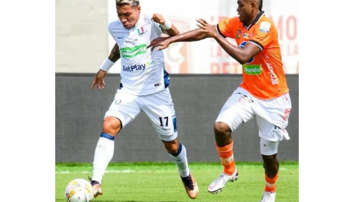 Dayro Moreno mejoró en el segundo tiempo, tuvo más participación en el partido. 