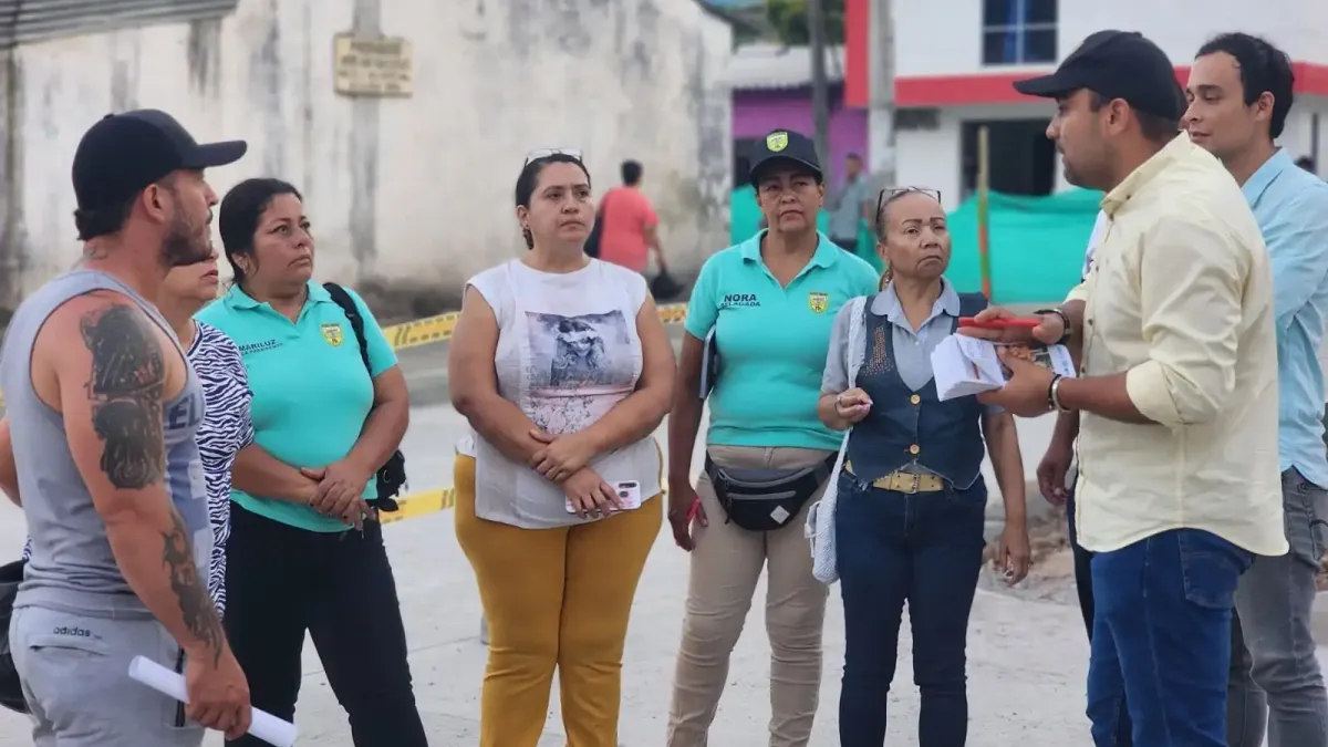 Marco Antonio Londoño Zuluaga, alcalde de Supía, en diálogo con la comunidad. 