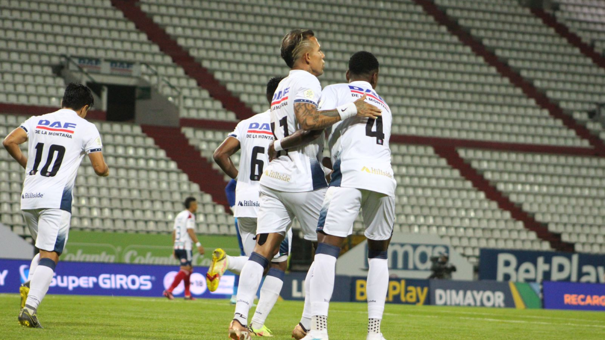 La celebración de los jugadores del Once en el gol de Dayro Moreno. Después de 10 fechas volvió a ganar el Blanco.