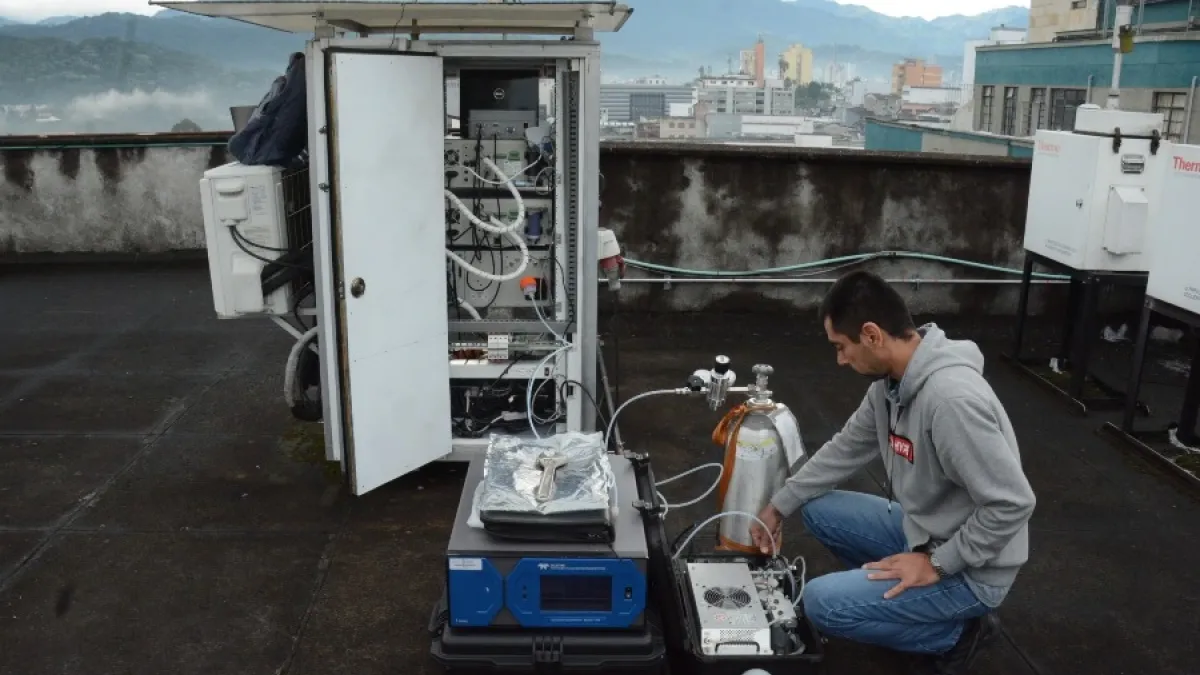 Calibran equipo de medición de gas, incluido el de azufre, en Manizales