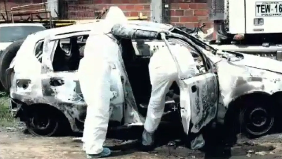 El carro incinerado.