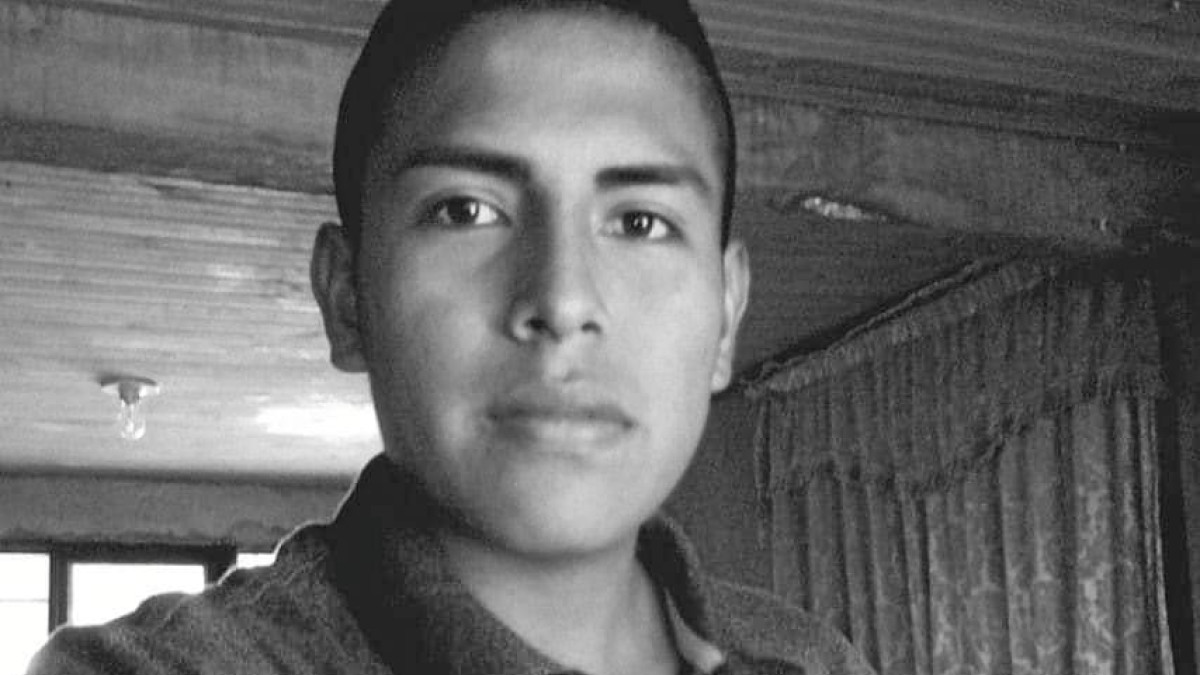 Entre los asesinados este mes se encuentra Alexánder Chocué, autoridad tradicional del Resguardo La Laguna Siberia y miembro de la Guardia Indígena, perteneciente al municipio de Caldono, en el Cauca. Chocué, que había denunciado hace un año que estaba recibiendo amenazas en su contra por parte del Frente Jaime Martínez de las disidencias de las Farc.