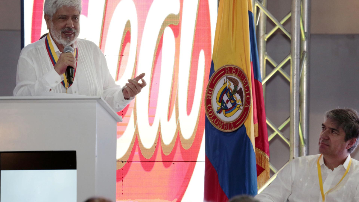 El ministro de Comercio, Industria y Turismo de Colombia, Germán Umaña (izquierda), participó este jueves en el encuentro binacional "La frontera como puente: integración comercial Colombia y Venezuela", en Cúcuta.