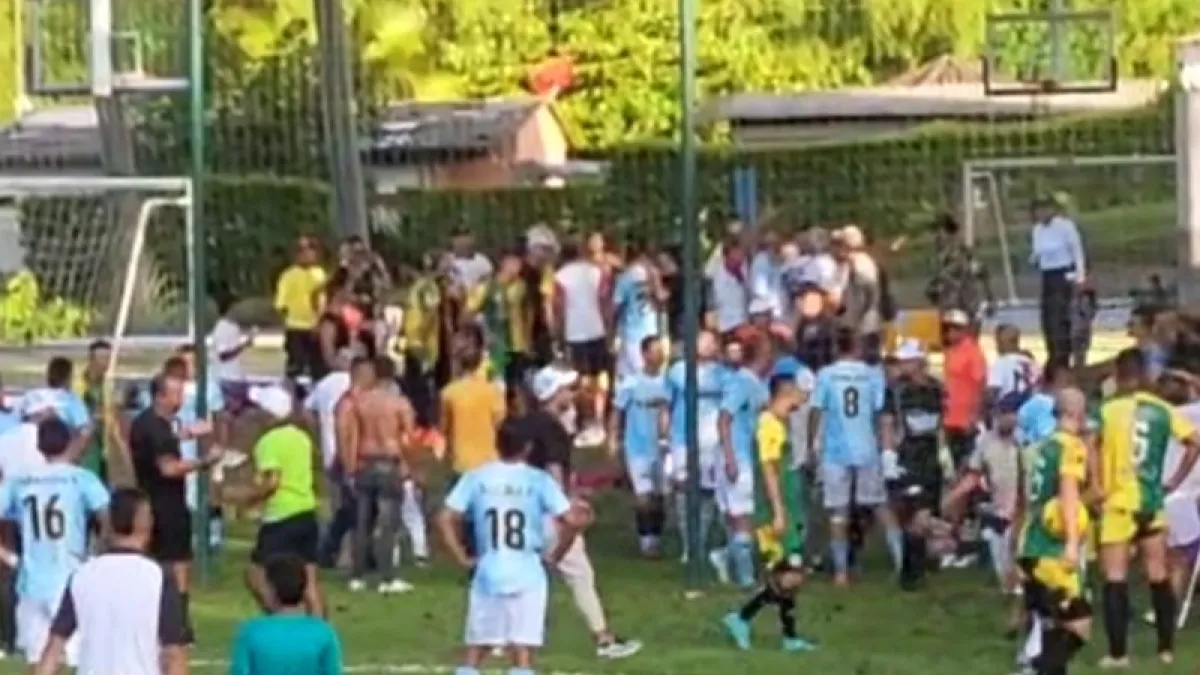 En videos quedaron registrados los hechos de violencia en final del torneo de Confa. 