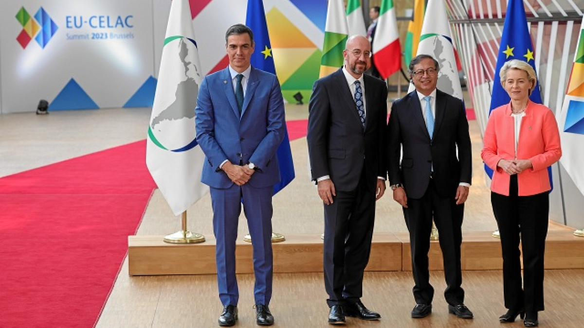 Gustavo Petro, mandatario de Colombia, propone a Pedro Sánchez, jefe del Gobierno español; a Charles Michel, presidente del Consejo Europeo, y a Ursula von der Leyen, líder de la Comisión Europea, el canje de deuda por acción climática.