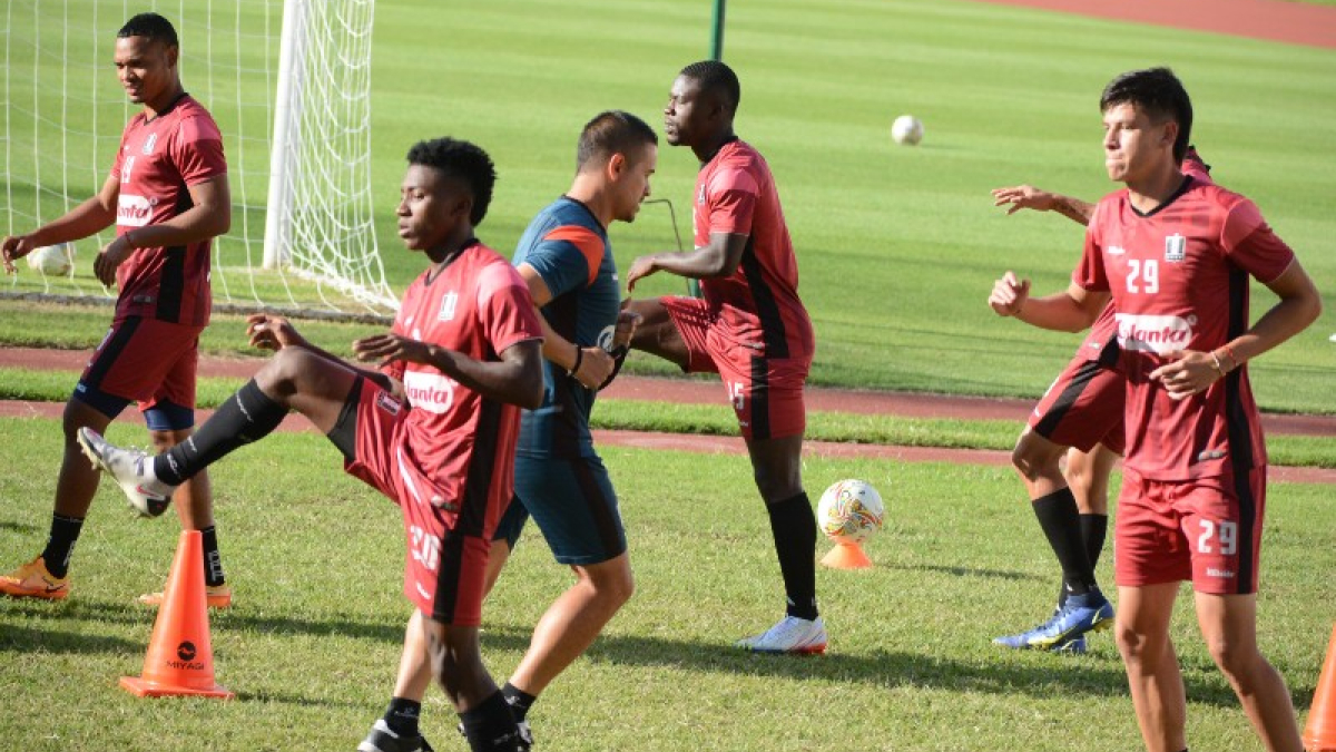 El Once Caldas comenzó desde ayer los entrenamientos para enfrentar, por la primera fecha de la liga del segundo semestre, al Atlético Nacional. Se espera gran afluencia de público en el Palogrande.