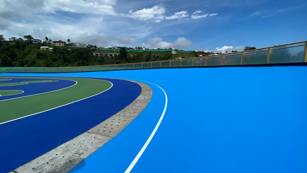 La pista sintética la instaló una firma italiana con el aval de la Federación de Patinaje.