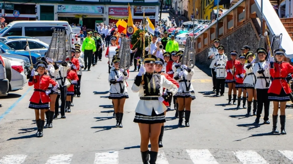 La banda de la institución educativa Manzanares llevó el ritmo en el Día de la Independencia en este municipio del oriente caldense. 