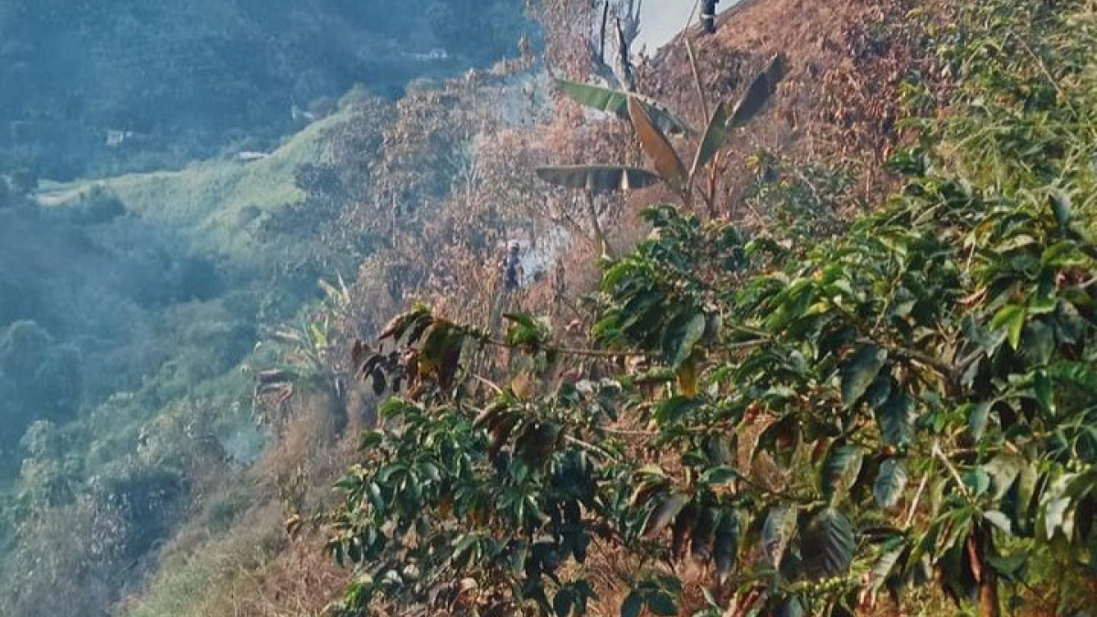 En esta zona, conocida como Dantas, se reportó el incendio en Neira.