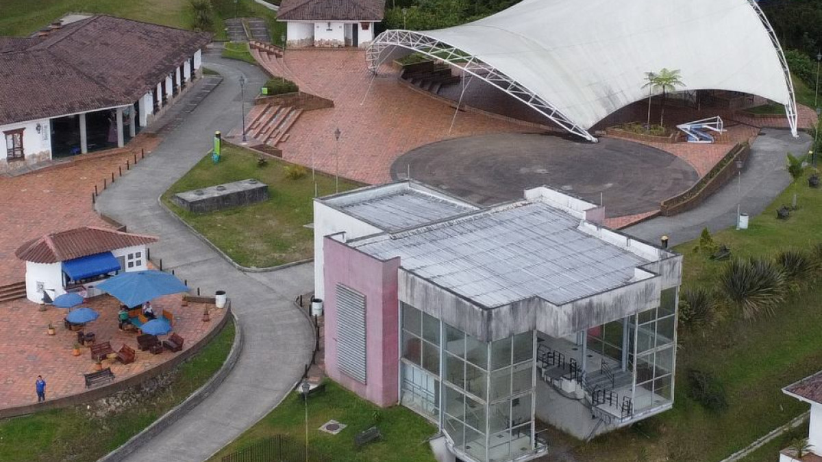 Entre los grandes elefantes blancos de Manizales y Caldas se incluyen la construcción del Cable Aéreo Los Yarumos- Camino de La Palma y el Macroproyecto San José.