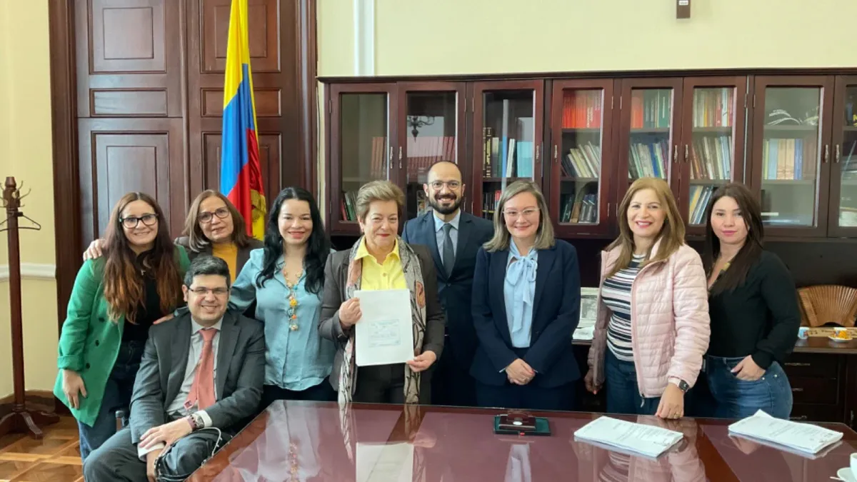 Mintrabajo vuelve a presentar la reforma laboral