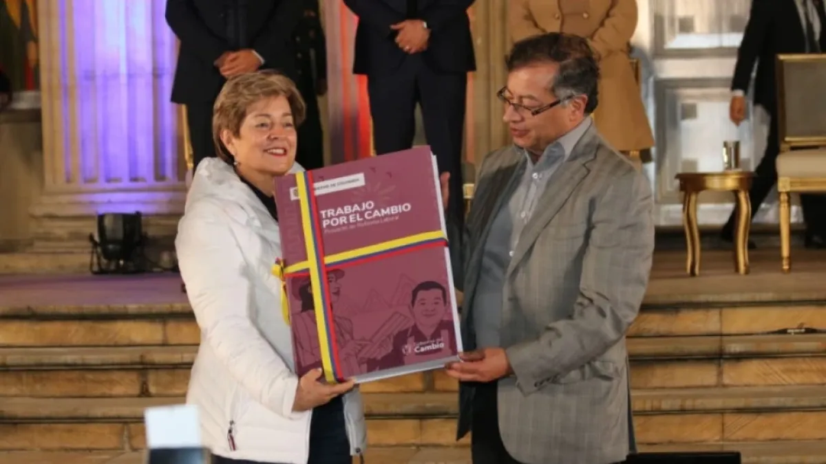 Radicación de la reforma laboral en el Congreso.