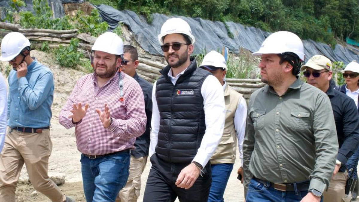 El vicecontralor en funciones de contralor general Carlos Mario Zuluaga Pardo recorrió ayer varias de las obras que hoy están frenadas en Manizales, incluyendo la PTAR Los Cámbulos.