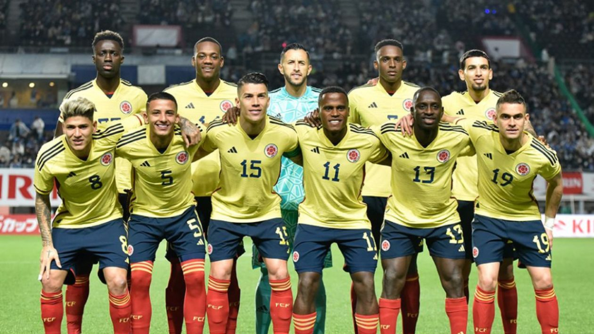 El último partido jugado por la Selección Colombia masculina de mayores fue el 16 de junio en un amistoso ante Irak. Esta fue la plantilla inicialista de ese día, en el que los cafeteros vencieron 1-0 a los de Oriente Medio con gol de Mateo Cassierra.