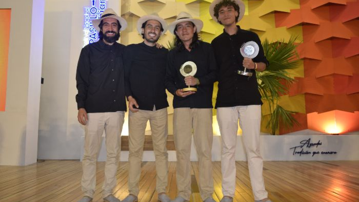 El Cuarteto Herencias se creó en el 2020 con estudiantes y profesores egresados de los procesos formativos de las escuelas municipales de música de Aguadas y Pácora que desde el 2014 se vienen fortaleciendo dando énfasis a la enseñanza e interpretación de la música de la región andina colombiana. 