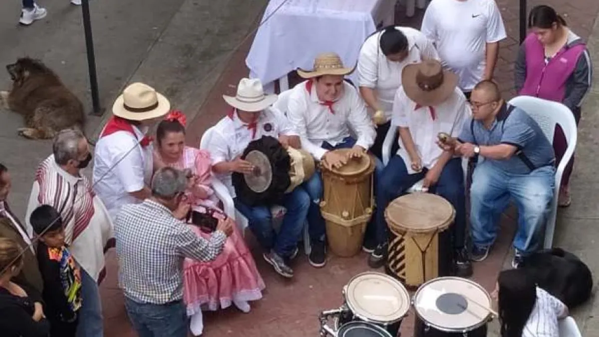 Son de Amor llena de alegría a los neiranos con sus interpretaciones en eventos culturales. La idea es fomentar la inclusión en procesos sociales de las personas en condición de discapacidad.