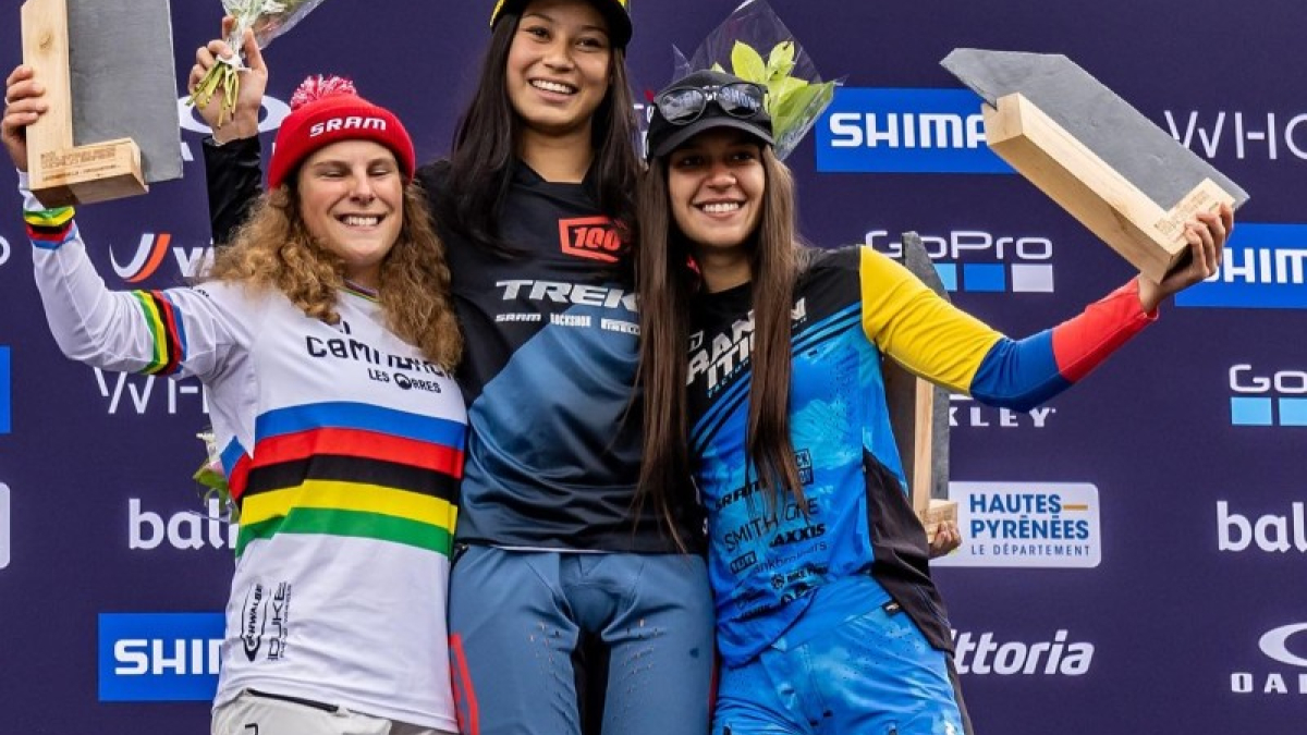 La tolimense Valentina Roa (izquierda), que representa a Caldas en el país, quedó de tercera en la competencia debido a que se canceló la última etapa. Los primeros puestos del podio los ocuparon dos británicas.