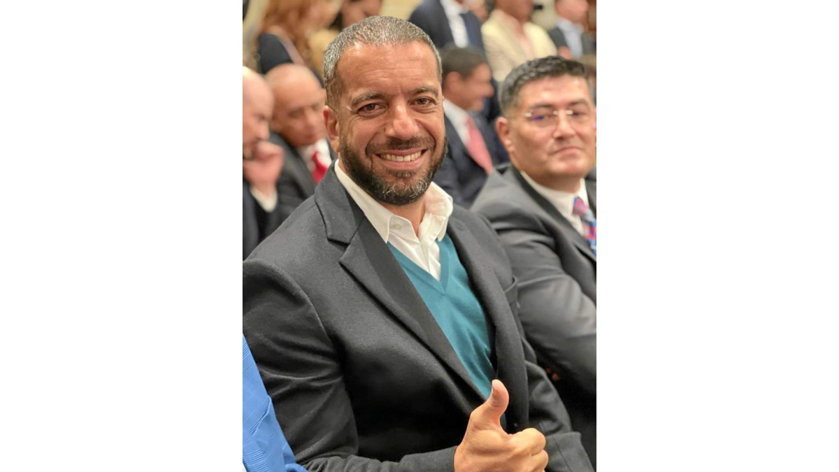 Arturo Char procede de una familia de magnates y políticos, que incluye a su hermano Alejandro Char, exalcalde de Barranquilla que reaspira a ese puesto en octubre, y que cuentan con cadenas de almacenes, constructoras y el propio equipo de fútbol que el investigado presidió, el Junior de Barranquilla.