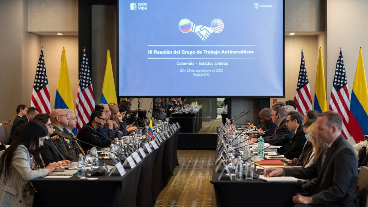 Delegaciones de Estados Unidos y Colombia que acordaron ruta de trabajo para incrementar los esfuerzos de la Política Nacional de Drogas 2023-2033.