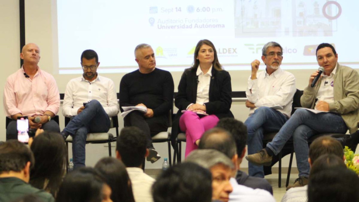 Foto / Archivo / LA PATRIA  Candidatos debaten en un foro organizado por la Universidad Autónoma de Manizales. 
