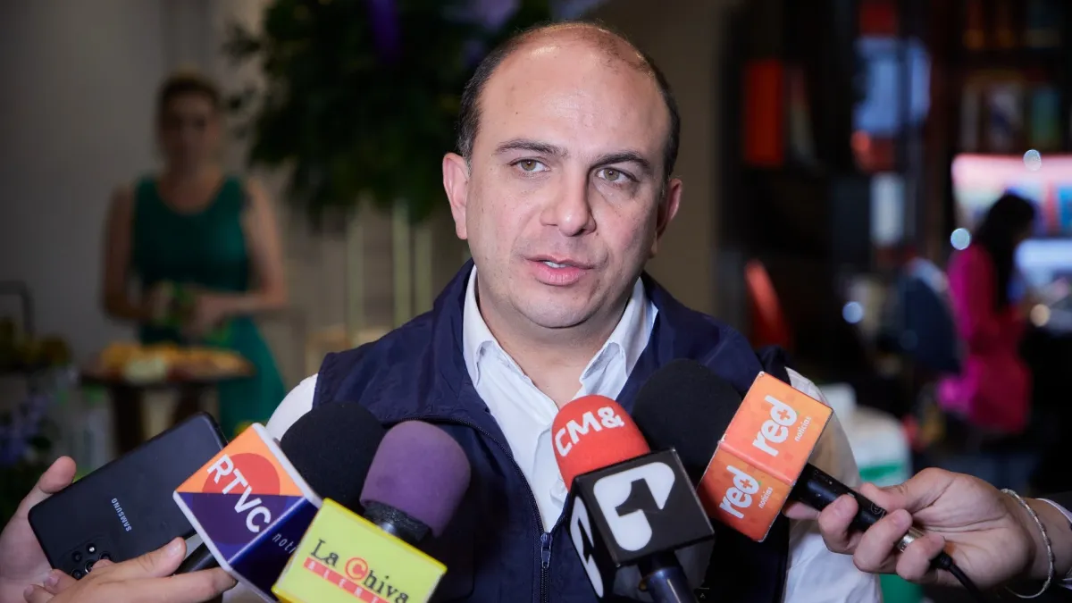 Defensor del Pueblo, Carlos Camargo. 