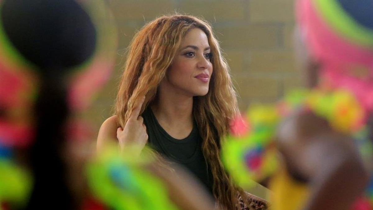 La cantante colombiana Shakira habla durante la inauguración de la Institución Educativa Distrital Nuevo Bosque Pies Descalzos, hoy, en Barranquilla (Colombia).