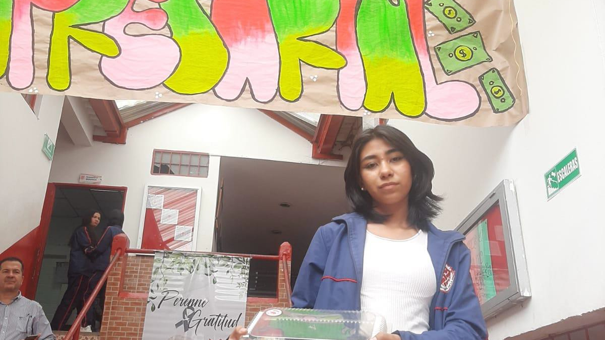 Estética, barbería, artesanías y productos comestibles son los emprendimientos que presentaron los estudiantes. 