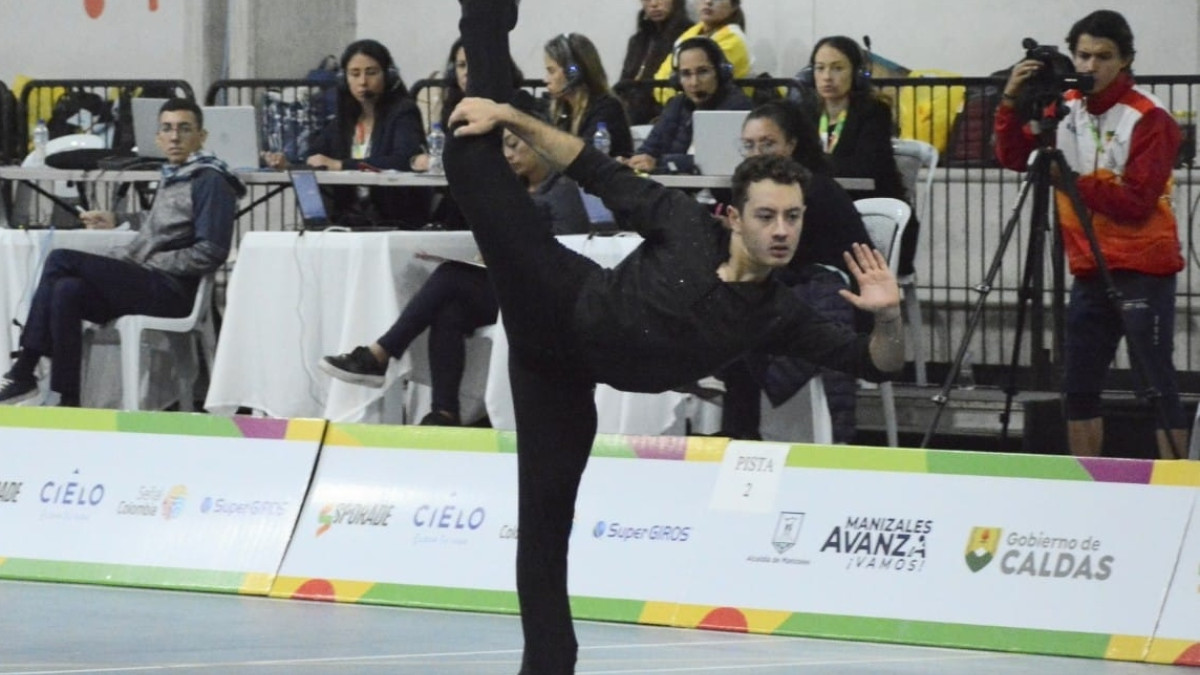 Gerónimo Gallo durante su presentación en la modalidad libre de patinaje artístico.